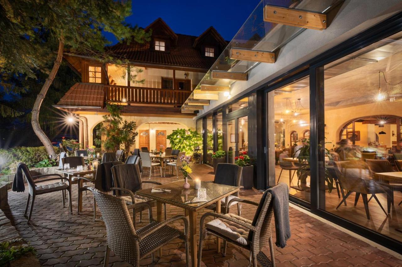 Hotel Frydl ปราก ภายนอก รูปภาพ