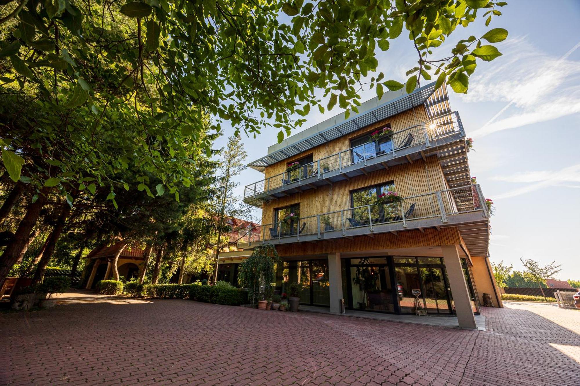 Hotel Frydl ปราก ภายนอก รูปภาพ