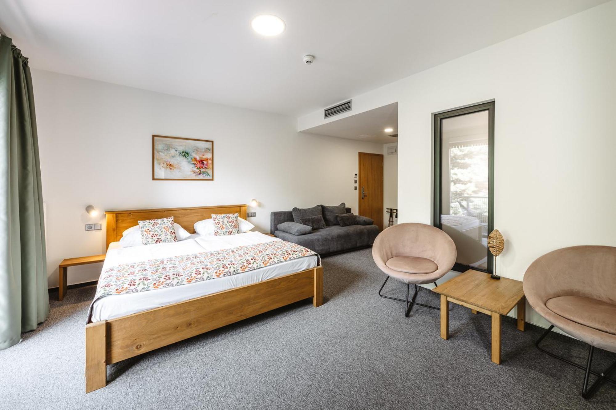 Hotel Frydl ปราก ภายนอก รูปภาพ